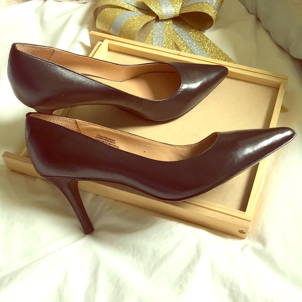 Banana Republic Black Pumps 💼🧥SALE